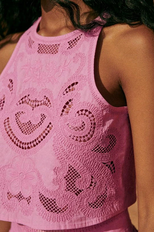 Karleedress Sleeveless Hollow Out Lace Crop Top